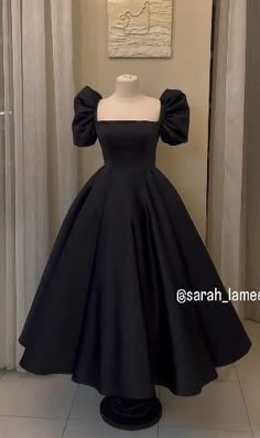 Black Girls With Blonde Hair, Girls With Blonde Hair, Maxi Dress Styles, Dress Outfits Party, Cute Formal Dresses, Simple Frock Design, Middle Names, Simple Frocks, Gaun Fashion