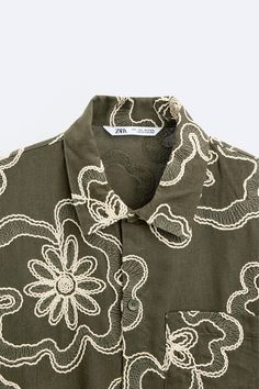 Relaxed fit shirt. Lapel collar and short sleeves. Chest patch pocket. Side vents at hem. Front button closure. Khadi Shirts Men, Denim Shirt Embroidery Ideas, Embroidery Patch Ideas, Mens Shirts Design, Zara Linen Shirt, Floral Motif Design, Kemeja Motif, Photography Shirts, Graphic Jackets