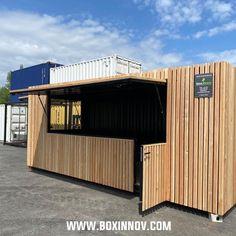 Poolhouse ; piscine ; cuisine d'été ; snack Beer Garden Design, Restaurant Design Rustic, Outdoor Restaurant Patio, Buy Shipping Container, Container Conversions