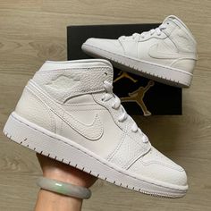 Jordan 1 Mid White Size : 4.5y Grade School 6 Womens Brand New Original Box & Sticker Nike Jordan White Leather Shoes, All White Jordan 1, Nick Shoes, Organization Shoes, Dressing Shoes, Shoes Dressing, Shoes Jordan 1, Shoe Outfits, Jordan 1 Mid White