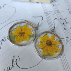 Statement earrings sunflower Chamomile earrings large Wildflower earrings Handmade jewelry Pressed flower earrings dangle Terrarium earrings Wildflower Earrings, Terrarium Earrings, White Dried Flowers, Flower Earrings Dangle, Pressed Flower Earrings, Flowers Earrings, Art Christmas Gifts, Natural Flowers, Cottagecore Decor