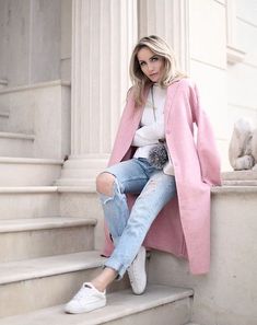 Pink Winter Coat, Ny Outfits, Blazer Outfits Casual, Clothing Blogs, Pink Winter, Coat Outfit