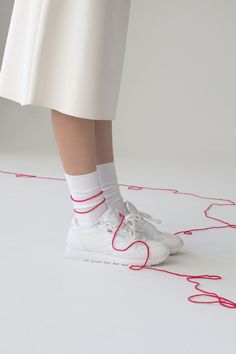 Viviane Sassen, 사진 촬영 포즈, String Theory, Shoes Photography, Common Thread, Shoes Photo, Red String, 인물 사진, Photography Inspo