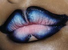 Avant Garde Lip Makeup, White Base Makeup Goth, Editorial Lip Makeup, Cool Lip Makeup, Insane Makeup Looks, Creative Lip Makeup, Lips Makeup Ideas, White Blue Makeup, Weird Makeup Ideas