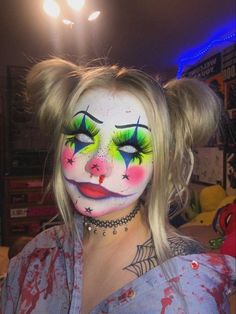 Creepy Neon Clown Makeup, Scary Colorful Clown Makeup, Beauty Clown Makeup, Clowns Costume Women, Green Clown Makeup Halloween, Orange And Black Clown Makeup, Clown Creepy Makeup, Halloween Clown Face Paint, Scary Cute Clown Makeup