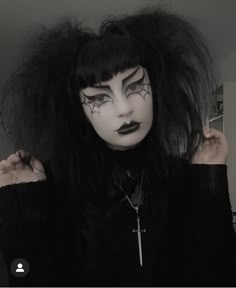 Trad Goth Hair, Goth Makeup Ideas, Eyeliner Designs, Trad Goth