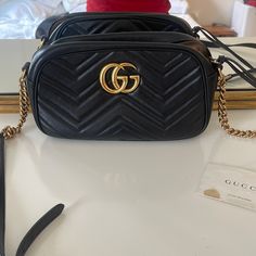 Gently Worn Gucci Bag. Small Stain Inside From Lip Gloss. Other Than That, Bag Still Looks Pretty Flawless. Can Come With Box. Bags Gucci, Gucci Bags, How To Look Pretty, Gucci Bag, Lip Gloss, Stain, Bag Lady, Gucci, Black