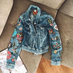 Old School Tattoo Women, Jacket Hand Painted, Reworked Clothes, Denim Diy Clothes, Hand Painted Denim