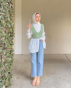 Hijabi Outfits Casual Summer, Hijabi Summer Outfits, Modest Outfits Muslim, Hijab Look, Streetstyle Outfit, Cute Modest Outfits, Outfits Petite