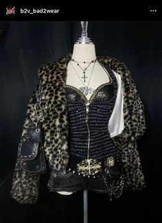 Punk Gyaru Fashion, Goth Leopard Print Outfit, Leopard Y2k Outfit, Snow Leopard Print Clothes, Rockstar Grunge Outfit, Leopard Style Outfits, Y2k Leopard Print Outfit, Y2l Outfits, Animal Inspired Outfits