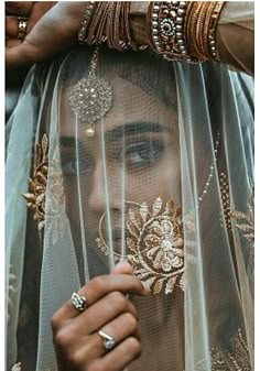 Fallen Knight, Aladdin Wedding, Valentines Shoot, Sari Wedding, Indian Luxury, Look Festival, Trendy Jewerly, Multicultural Wedding