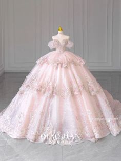 Extravagant Princess Dress, Gorgeous Ball Gowns, Royal Ball Gowns Queens, Vintage Pink Wedding Dress, Light Quinceanera Dresses, Princess Ball Gowns Pink, Pink Wedding Dress Aesthetic, Pink Gown Princesses, Pink Debut Gown