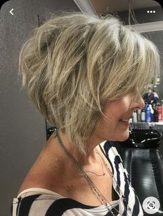 Short Hair For Women Over 60 Simple, Layered Haircuts Bob, Bob Pixie Haircut, Medium Length Layered Haircuts, Hairstyles For Summer, Bob Pixie, Short Choppy Haircuts, Haircuts For Medium Length Hair