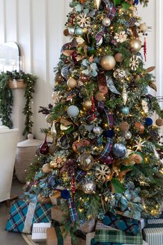 a decorated christmas tree in a living room