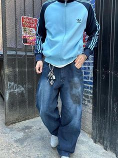 Street Wear Men Outfits, Baggy Clothes Style, Baggy Pants For Men, Pants Fall Outfit, Style Baggy Pants, Vintage Style Men, Sweater Jeans, Jeans Streetwear