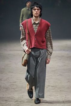 Gucci Fall 2020, Gucci Menswear, Zara Fall, Group 4, Mens Outfit Inspiration, Mens Fashion Streetwear, Androgynous Fashion, Jive, Mode Inspo