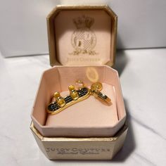 Selling Limited Edition 2011 Snowboard Juicy Couture Charm. In Original Box, I’m Really Good Condition. Snowboard Jewelry, Juicy Charms, Juicy Couture Earrings, Juicy Couture Charms Bracelet, Juicy Couture Baby, Juicy Couture Bracelet, Closet Tour, Vintage Charm Bracelet, Juicy Couture Charms