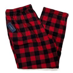 Nwt Club Room Men's Fleece Plaid Pajama Pants Drawstring Waistband / Pockets Material: Polyester Fleece Color: Red/Black Size: X-Large Inseam: 30.5" Pajama Pants Men, Red Pajama Pants, Black Pajama Pants, Christmas Pj Pants, Burr Basket, Red Plaid Pants, Plaid Pajama, Fleece Plaid, Mens Pajama Pants