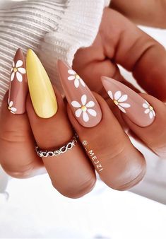 Nails Korean, Spring Acrylic Nails, Cute Spring Nails, Daisy Nails, Acrylic Nails Coffin, Yellow Nails