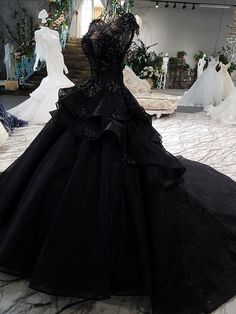 Gorgeous Black Vintage Ball Gown Wedding Dresses 2020 - Bridelily Black Ball Gown Wedding Dress, Black Wedding Gowns, Black Ball Gown, Wedding Dress With Lace, Gothic Wedding Dress, Alternative Wedding Dresses, Beaded Prom Dress, Black Wedding Dresses, Fantasy Dress