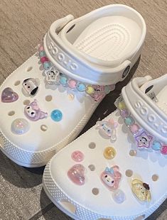 Sanrio Aesthetic Outfits, White Crocs, Crocs Jibbitz, Exclamation Mark, Crocs Sandals, Dr Shoes, Girly Shoes