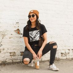 Rust Beanie Outfit, Goth 2023, Carhartt Women's Outfit, Carhartt Beanie Outfit, Carhart Beanie, Cameron King, Womens Photography, Nashville Aesthetic, Fall Goth