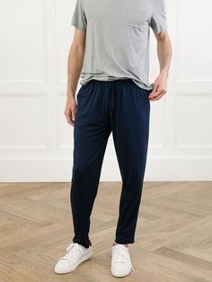 You give up night sweats and gain better zzz’s when you get into our Men's Bamboo Stretch-Knit Pajama Pant, made from viscose from bamboo. Built to last without pilling and made from a breathable, temperature regulating fabric that keeps you cool, they’re the pajama pants you’ll wear on repeat from season to season. They have a thick drawstring elastic waistband for all-day comfort and functional side pockets. The bad news is you might never take them off thanks to their super-soft feel. Pair th Silk Comforter, Mens Pajama Pants, Classic Pajamas, Best Sleep, Bamboo Pajamas, Pajama Pant, Black Bedding, Bamboo Fabric, Mens Pajamas