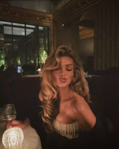 Classy Curled Hair, Casual Elegant Updo, Gorgeous Long Hair, Half Up Half Down Teased Hair, Pin Curls Hair, 90s Bombshell Blowout, Elegant Blowout Hair, Birthday Aesthetic Winter, Elegant Hairstyles For Straight Hair