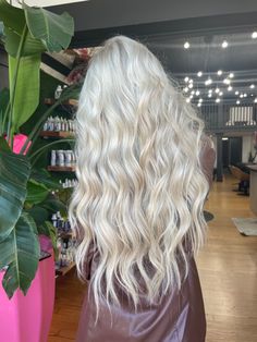 Platinum Blonde Hair Extensions Long, Platinum Ash Blonde Hair, Light Ashy Blonde Hair, Platinum Blonde Hair Extensions, Cool Blonde Hair Colour, Vanilla Blonde