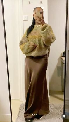 Earthy Outfits Autumn, Earthy Fall Aesthetic, Classy Maxi Skirt Outfit, Modest Fall Inspo Outfits, Modest Winter Fits Aesthetic, Modesty Outfits Aesthetic, Fall Earthy Outfits Aesthetic, Long Satin Skirt Outfit Winter, Study Fits Aesthetic