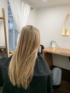 Long Hair And Layers Straight, Blonde Highlights To Show Hairdresser, Light Layers For Long Hair, Natural Blonde With Babylights, Natural Blonde Full Highlights, Natural Blonde Balayage Straight, Blonde Highlights On Ash Blonde Hair, Long Blonde Hair No Layers, Straight Blonde Hair Highlights