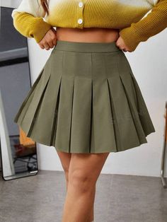 SHEIN EZwear Plus Size Women's Solid Color Short Pleated Skirt | SHEIN USA Formal Outfit For Teens, Pleated Skirt Plus Size, Short Pleated Skirt, Pleated Flare Skirt, Green Pleated Skirt, Teen Skirts, Winter Arc, Semi Formal Outfits, Pleated Skirt Short