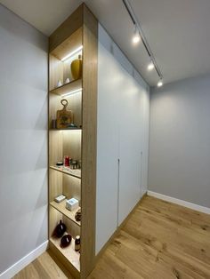 Переходите в наш профиль и пишите в сообщения Хочу расчет✍🏼 Open Closet, Modern Closet, Custom Closet, Cabinet Organization, Closet Design, Luxury Closet, Closet Storage, Cubbies, Walk In Closet