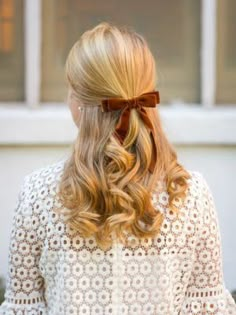 Preppy Hairstyles, Classy Hairstyles, Christmas Hairstyles, Penteado Cabelo Curto, Elegant Hairstyles, Hairstyles For School, Hair Dos, Prom Hair