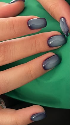 Grey Nails Aesthetic, Grey Aura Nails, Almost Nails, Dark Winter Nail Designs, Very Short Nails Ideas, 2025 Nail Trends, Nail Minimal, Grey Aura, Chic Short Nails