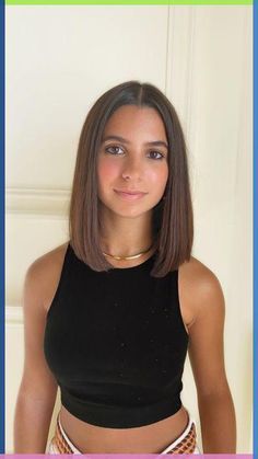 Short Haircut Collarbone, Lob No Bangs, Long Bob Straight Hair Shoulder Length, Short Cool Brown Hair, Clavicut Hair Straight, Straight Hair Long Bob, Long Bob No Layers, Lob Length Haircut, Straight Long Bob Haircut