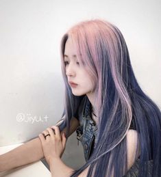 Grown Out Roots Colored Hair, Pink To Black Hair, Kpop Hair Dye, Pink And Blue Hair Ideas, Korean Hair Color Ideas, Pastel Hair Colors, Kpop Hair Color, Pastel Highlights