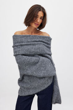 Oversized Off Shoulder Knitted Sweater Off Shoulder Design, Grey Knit Sweater, Off Shoulder Sweater, Sweater Grey, Business Outfit, Jeans Rock, Shoulder Design, Wide Sleeves, Sweaters Oversized