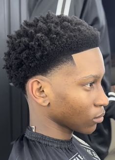 Mini Afro Men, Front Taper Hairline, Short Hair Taper Fade Black Men, Medium Taper Fade, Low Taper Fade Haircut Black, Tapper Fade, Haircut Low Fade, Afro Taper, Medium Length Haircut For Men