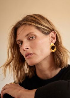 Malgosia Bela, Bold Gold Jewelry, Corte Bob, Brand Campaign, Mango Fashion, Kylie Cosmetics, Ad Campaign, Fashion Photographer, Fashion Photo