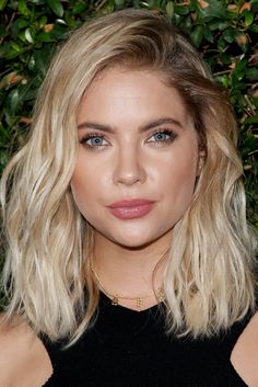 Blonde Hair Dark Eyebrows, Dark Eyebrows, Celebrity Hair Colors, Dark Brows, Hair Blond, Hair Dark, Dirty Blonde Hair, Blonde Hair Blue Eyes, Ashley Benson