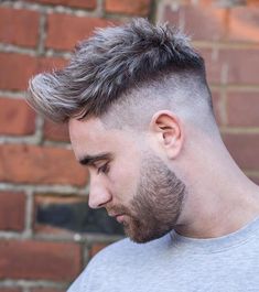 50 Mens Hair Colour Ideas For Men Thinking Of Dying Their Hair – Regal Gentleman Faux Haircut, Fohawk Haircut, Low Taper Fade Haircut, Mens Medium Length Hairstyles, Hair Myth, High Skin Fade, Faux Hawk Hairstyles