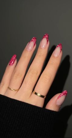 Red Sparkly Nails, Pink Sparkle Nails, Red Tip Nails, Glitter French Nails, Almond Nails French, Prom Nails Red