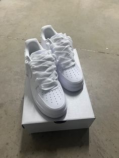 Nike AirForce 1 Lanvin / Mihara / Rope Laces in Größe 38-43, in verschiedenen Farben (Rosa, Grün, Schwarz, Weiß) erhältlich. Sie sind ungetragen und kommen mit der Originalverpackung. Bei Interesse bitte melden. Die Schuhe können abgeholt oder versendet werden. Drip Shoes, Nike Slippers, Hype Clothing, Nike Airforce 1, Fresh Shoes, Nike Air Max Plus, Swag Shoes, Best Sneakers, Sneaker Collection