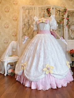 Princesscore Clothes, Spider Hybrid, Kawaii Wedding Dress, Webtoon Dress, Kawaii Wedding, Beautiful Gown Designs, Kawaii Outfit Ideas, Queen Outfit