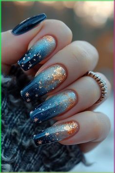 Blue Nail Manicure, Night Court Inspired Nails, Galaxy Nail Art Designs, Cute Ombre Nail Designs, Classy Halloween Nail Designs, Acotar Nails Designs, Blue Glitter Nail Designs, Book Nails Designs, Blue Fall Nails Designs