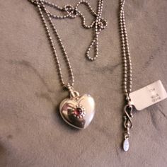 Silver Heart Locket With Jewel Accent L Necklace, Silver Heart Locket, Heart Pendent, Necklace Locket, Silver Beaded Necklace, Silver Locket, Silver Bead Necklace, Silver Lockets, Heart Locket