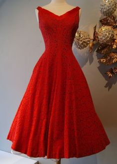 A Line Homecoming Dress, 1950s Dresses Vintage, Detail Couture, Red Lace Prom Dress, Afrikaanse Mode, Lace Prom Dress, Evening Dress Fashion, Red Lace Dress, Retro Mode