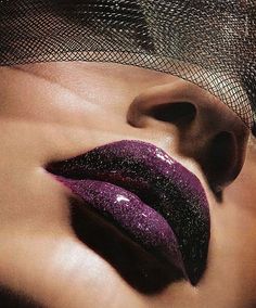 Too hot!! deep purple lipstick with glitter gold gloss Lips Color, Purple Lips, Kissable Lips, Lips Makeup, Glitter Lips, Hot Lips, Lip Art, Beautiful Lips