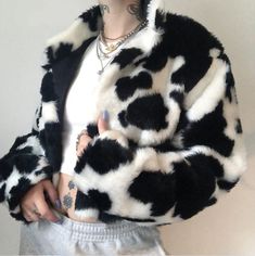 White Faux Fur Jacket, Crop Top Styles, Cropped Faux Fur Coat, Dark Punk, Streetwear Coat, Cropped Coat, Womens Jackets Casual, Style Hip Hop, Estilo Punk